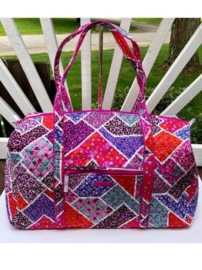 Vera Bradley Large Duffel modern medley with pink